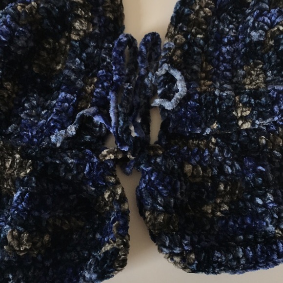 Crochet ruffle crop top - Picture 2 of 3